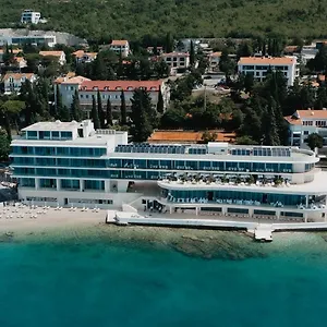 https://luxury-hotel-amabilis.primorje-gorskikotar.com