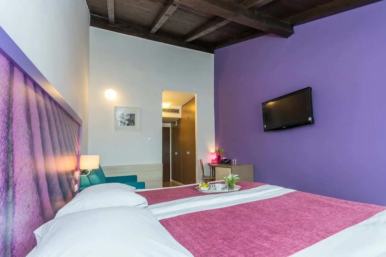 Hotel Vista Orsera 3*,